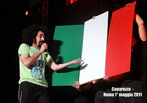 Caparezza e il tricolore