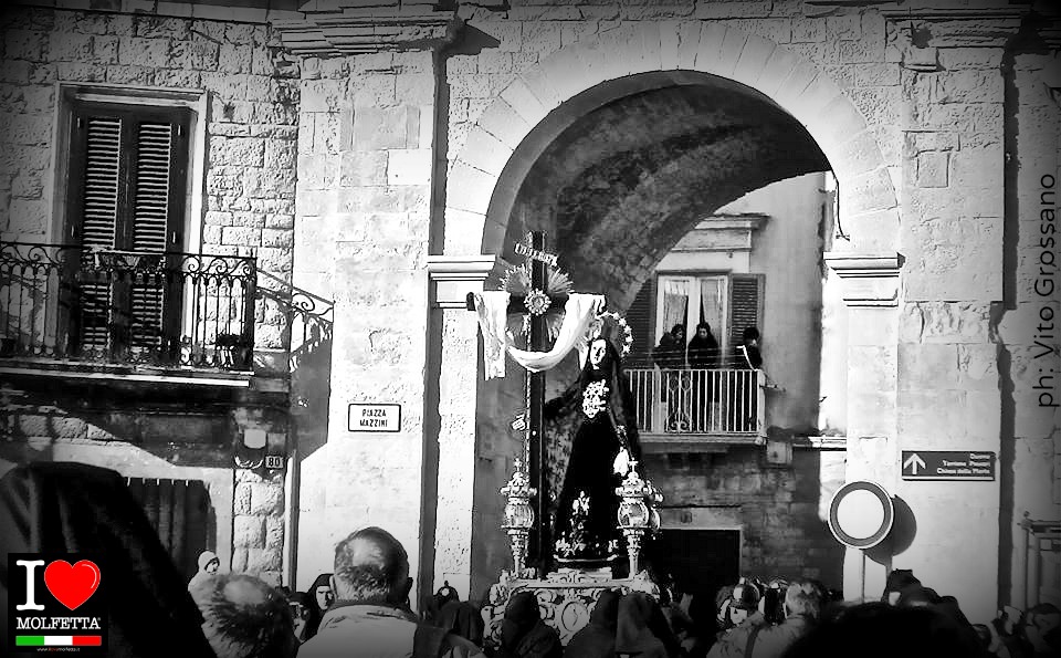 Molfetta: la processione dell'  Addolorata