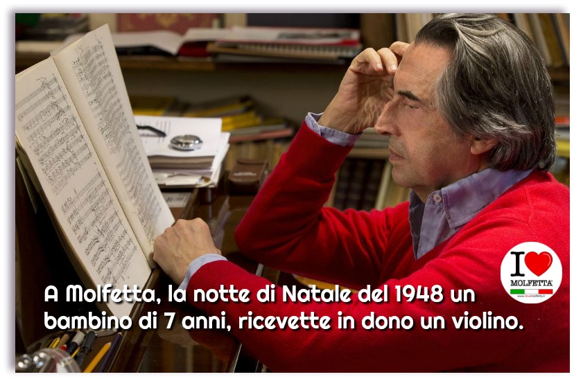 A Molfetta, la notte di Natale del 1948 un bambino di 7 anni, ricevette in dono un violino