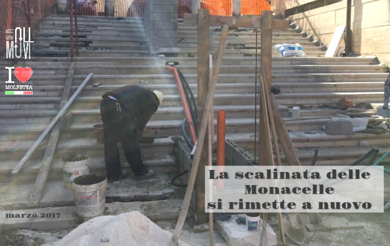 A nuovo la scalinata delle Monacelle 