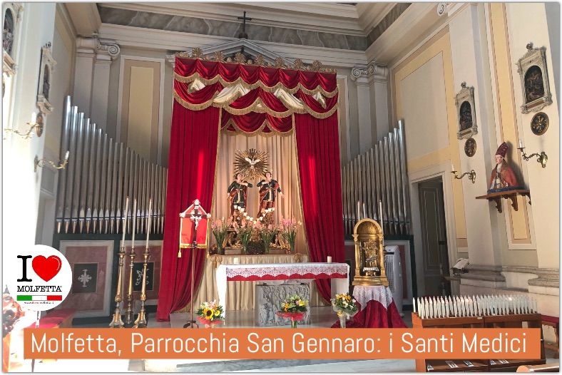 La processione dei Santi Medici per le strade di Molfetta