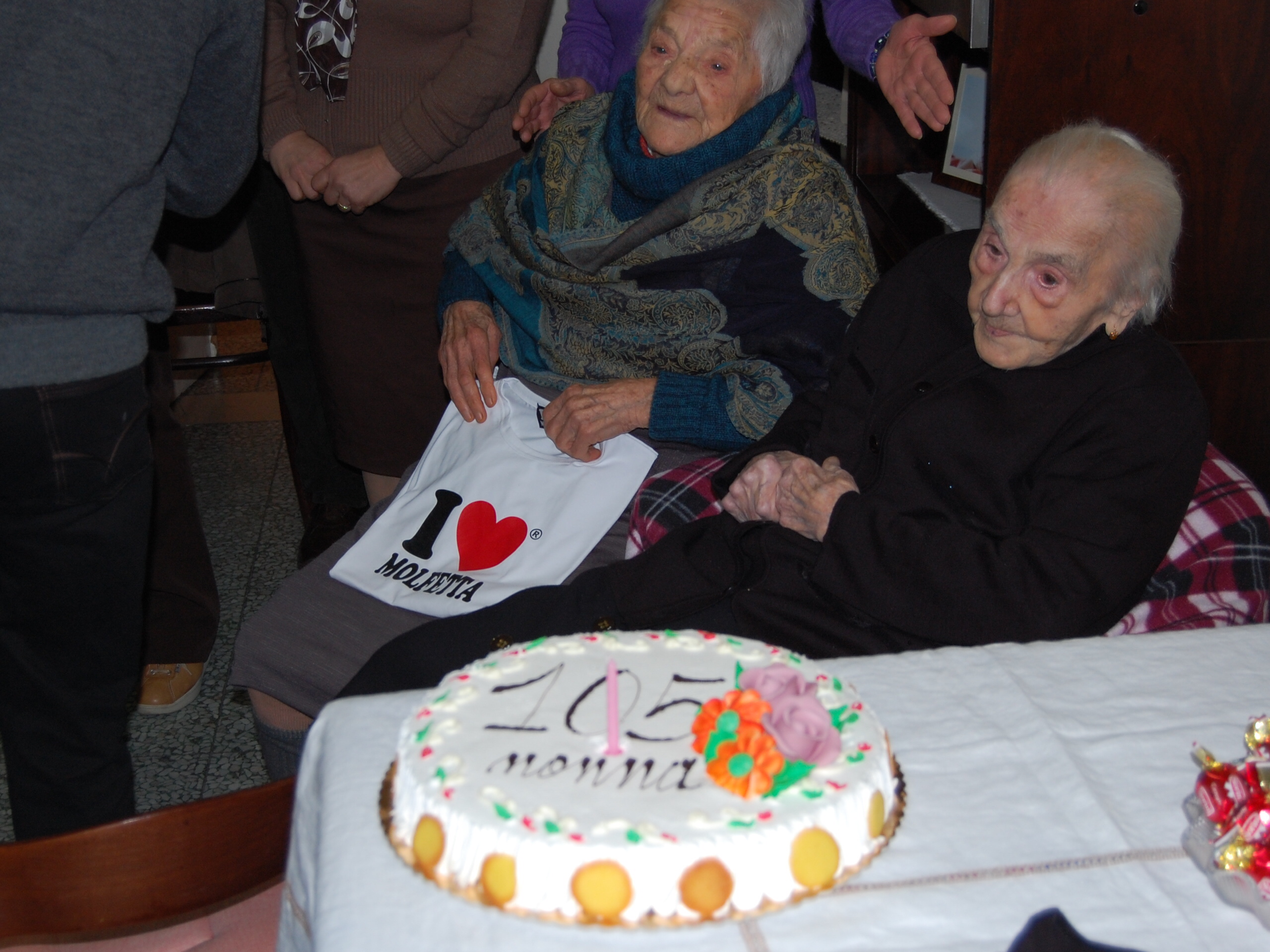 Molfetta festeggia la sua NONNA: 105 anni 