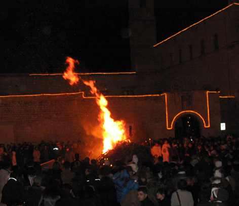 LAssociazione Turistica Molfettese Pro Loco invita al Grande Falò di San Corrado