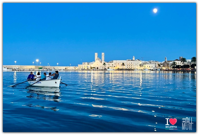 Uno scatto fotografico: una cartolina da Molfetta nel mondo